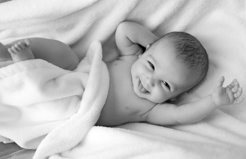 Sensorimotor wandering: leading spontaneously early human development