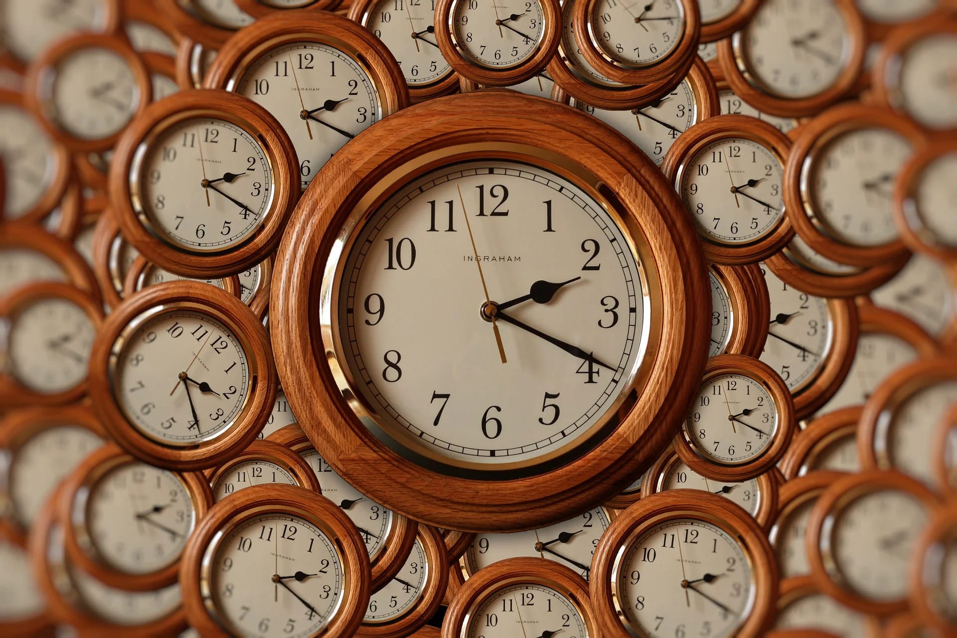 The travel time of light inside the hydrogen molecule