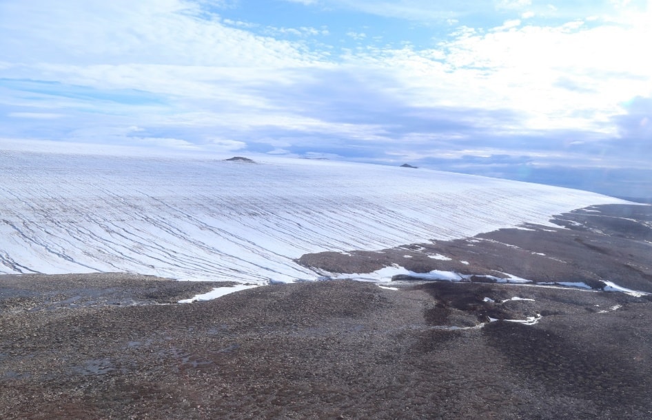 Diving into the icy origins of Martian valleys