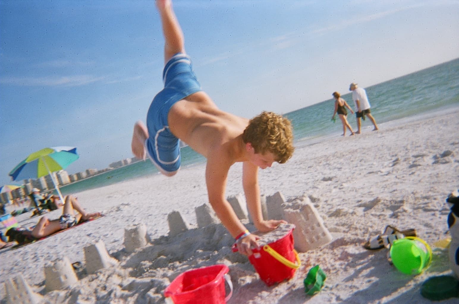 Invisible allies for healthy juvenile growth